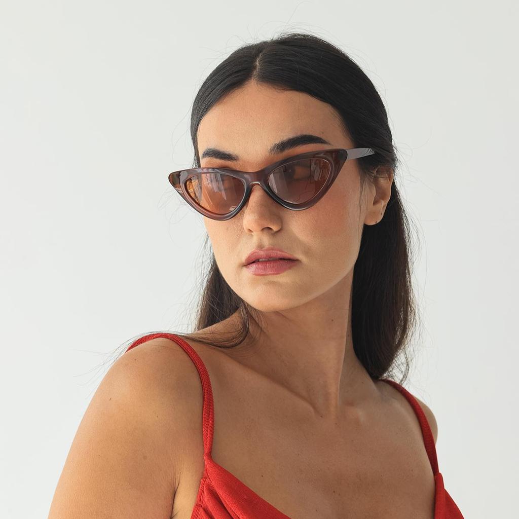 Gafas de sol retro vintage estrechas con forma de ojo de gato para mujer, gafas de influencia con marco de plástico, diseño de ojo de gato