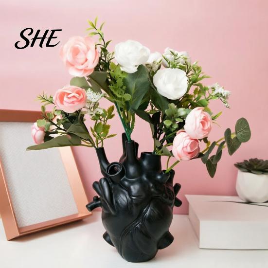 Realistic Heart Sculpture Shaped Flower Vases, Resin Vase, Creative Holder, Modern Art Vase Style Decorative for Home Wedding Valentine Gift
