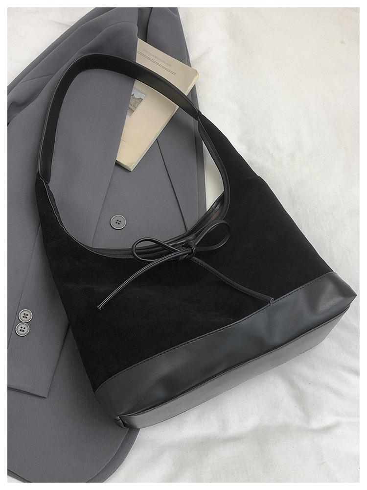 

Autumn retro leopard print underarm bag women s 2025 autumn and winter new matte large-capacity tote bag чёрный