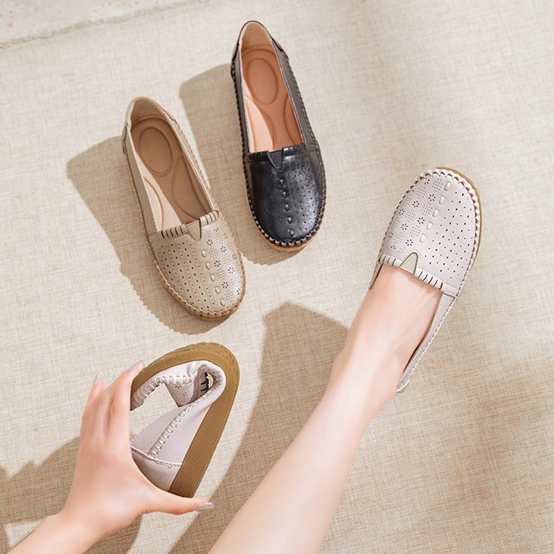 2026 Women's Loafers Comfortable Mother Shoes Slip-On Flats Breathable Ladies Casual Shoes for Daily Walking Plus Size 42