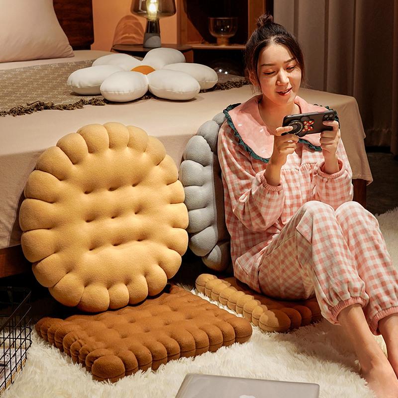 30cmReal Life Biscuit Shape Plush Cushion Soft Creative Pillow Chair Car Seat Pad Decorative Cookie Tatami Back Cushion Sofa Home