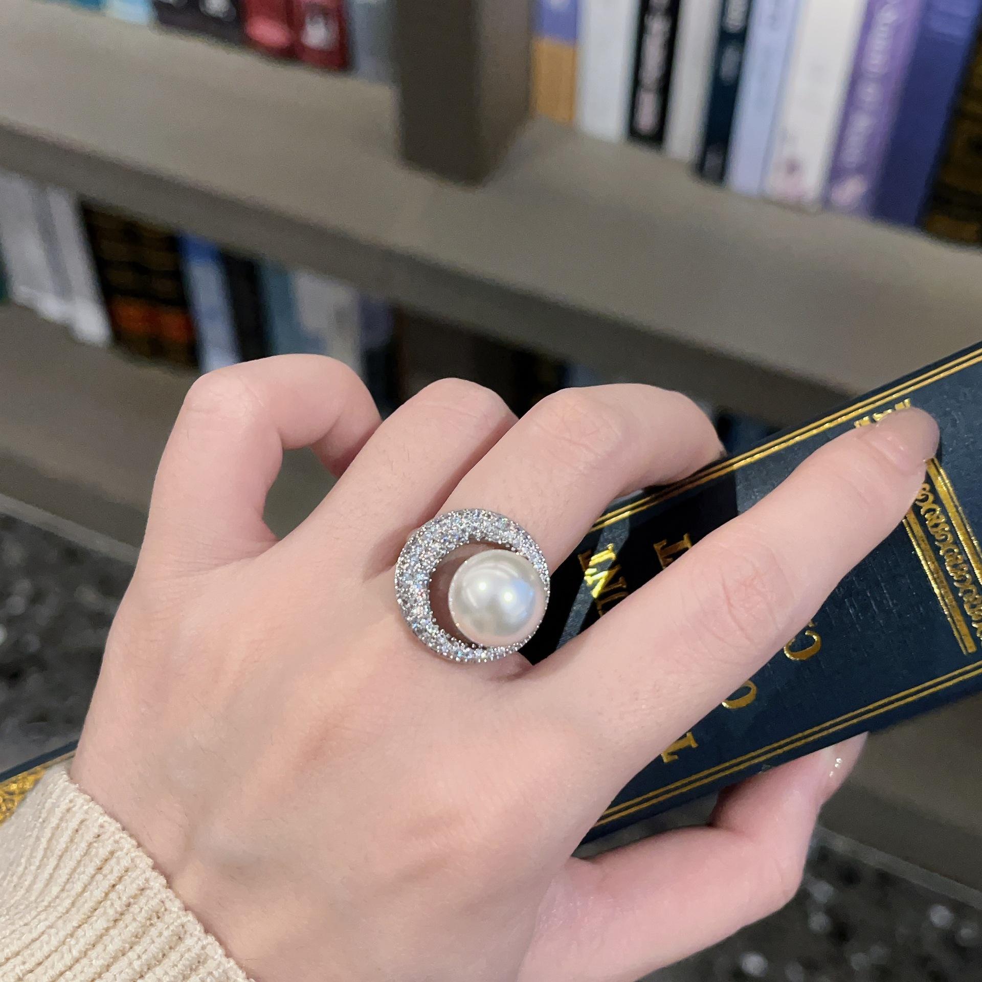 

Full Of Sparkling Diamonds, White Moonlight, Australian White Pearl Ring, Open Star And Moon Ring, Advanced Sense, Universe Galaxy Romance Opening adjustable