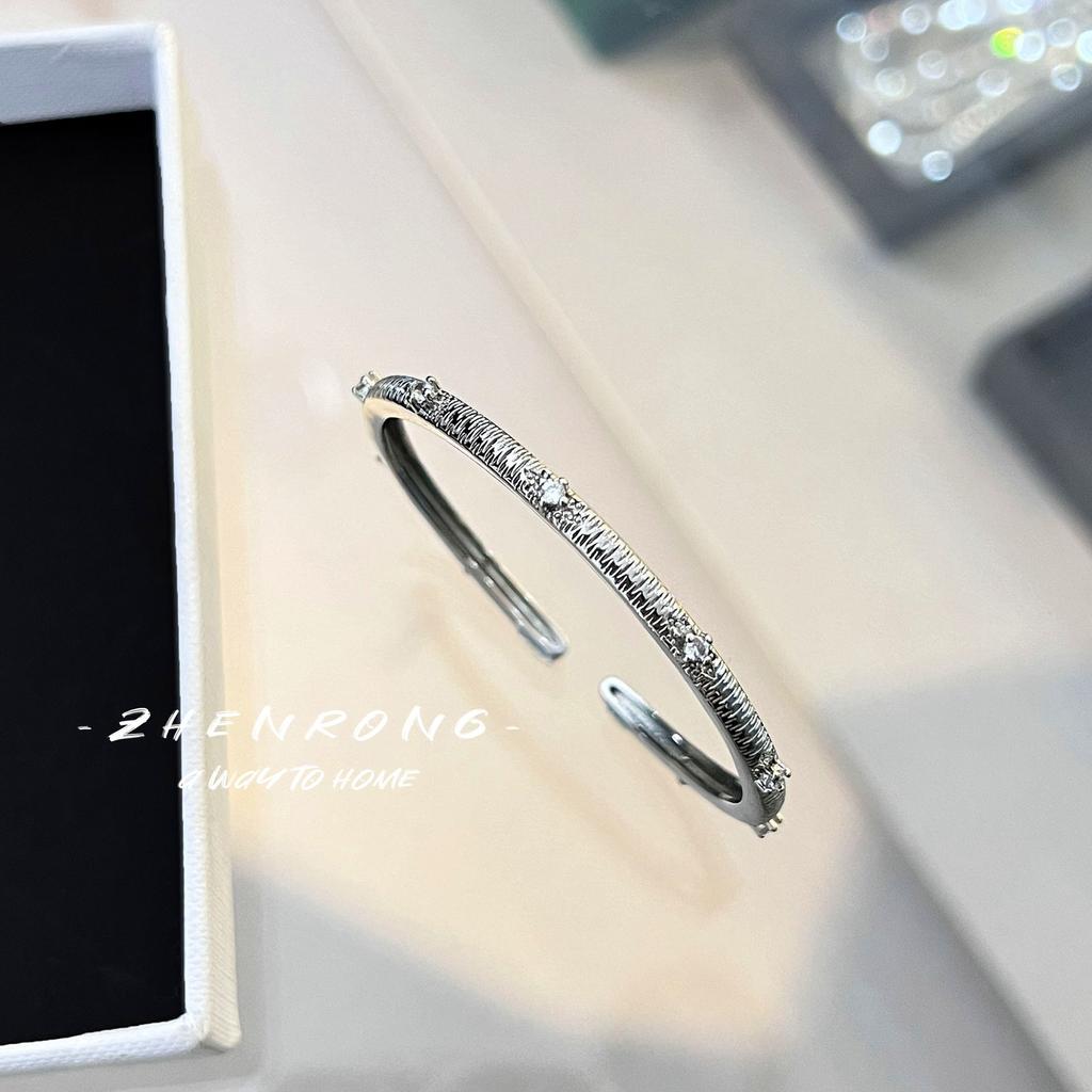 Italian Retro Court Buchi Style Narrow Cut Brushed Bracelet, Light Luxury and Versatile Open Loop Bracelet Counter, Same Style for Women