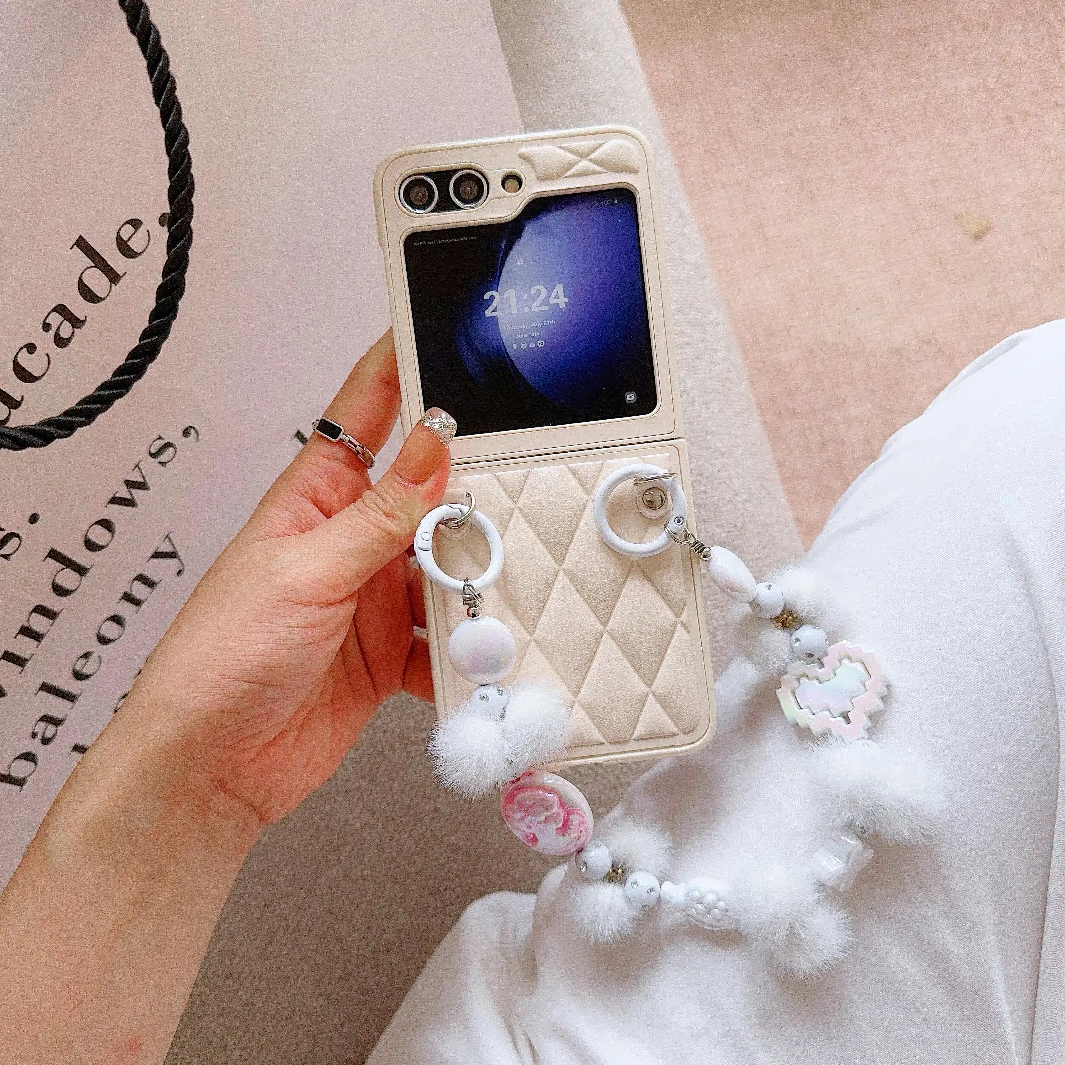 

Cute Bobbles PU Leather Heart Wrist Strap Phone Case for Samsung Galaxy Z Flip 6 5 5G Hinge Protection Shockproof Cover For Samsung Galaxy Z Flip6 белый