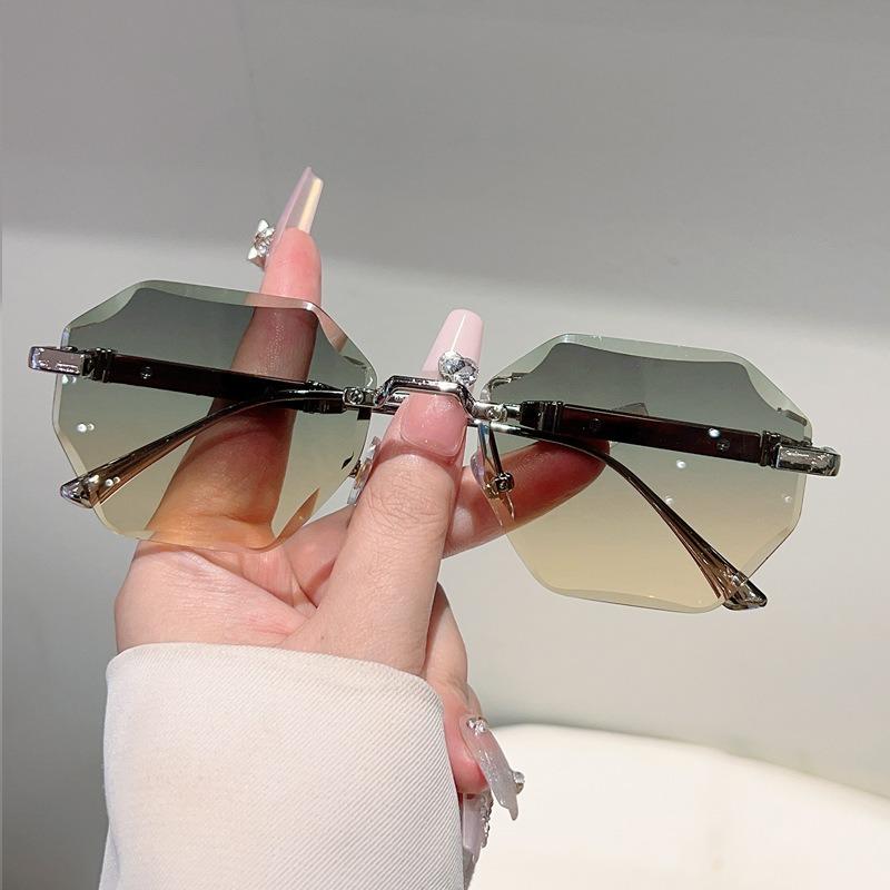 Non-polarized Europe and America Polygon Diamond Edge Trimming Rimless Sunglasses Men Women Fashion Ocean Slicemetal Frame Glasses