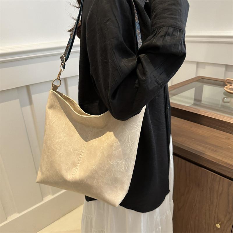 2024 Spring New Fashion Street Tide Large Capacity Casual Shoulder Diagonal Crossbody Tote Bag Women's Bag