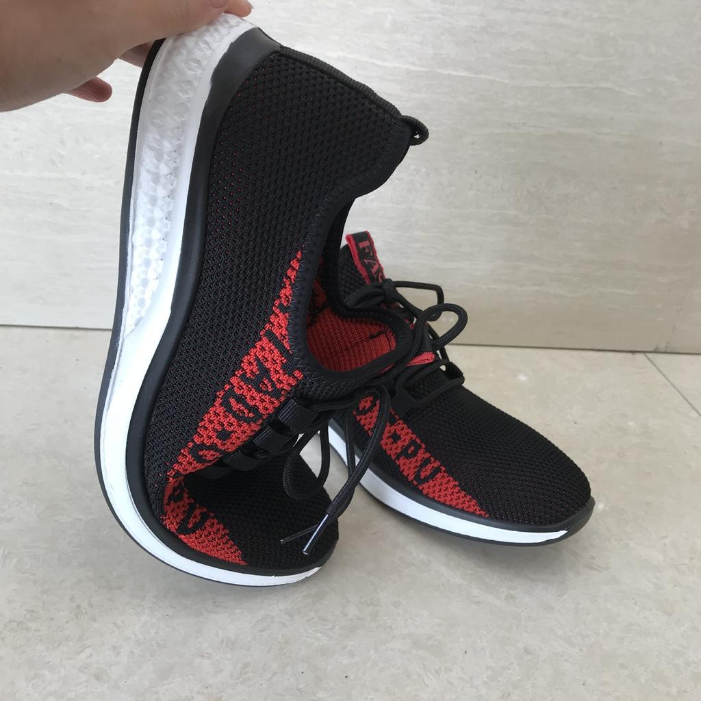 Men's shoes, flying woven shoes new casual shoes, sports shoes, travel shoes, coconut shoes, trendy shoes, one piece is sent on behalf of others.