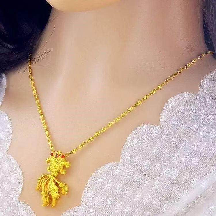 2026 Stylish Goldfish Pendant Necklace: Elegant O-shaped Chain for Women