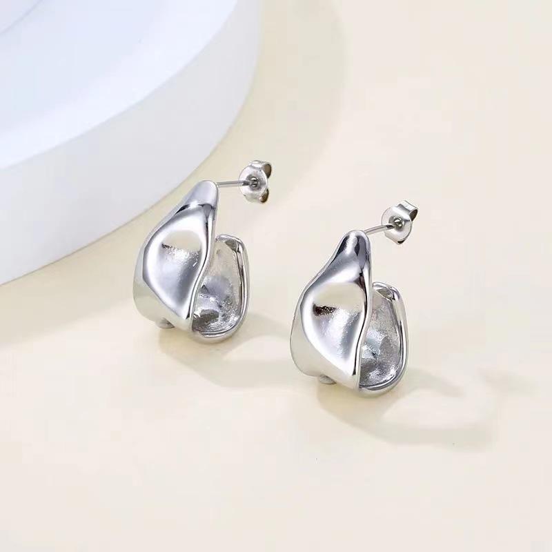 Metal Irregular Pleated Stud Earrings for Woman New Trendy Simple Gold Color Abstract Geometric C-Shaped Fine Earrings Zircon