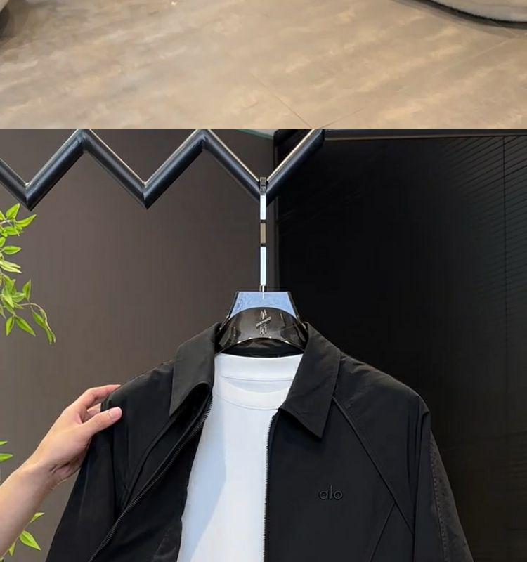 2025 Trendig Herrjacka med Broderade Bokstäver och Slag – Lätt Lyxig Casual Ytterplagg