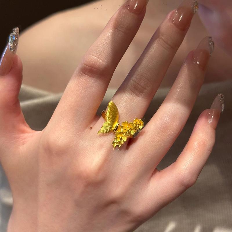 Antique gold craftsm Female Ring fashion retro brushed butterfly flower asymmetrical rings for women exquisite jewelry gift
