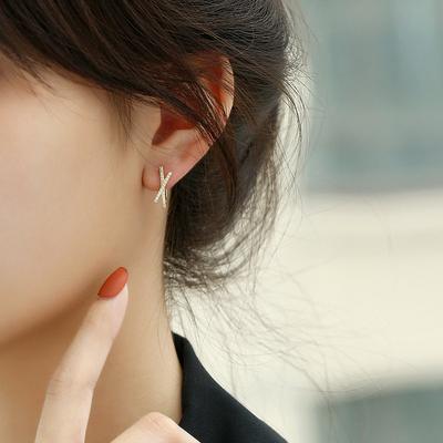 New X Cross-shaped Stud Earrings for Women, Elegant and Fashionable, High-end, Suitable for Various Occasions, Casual Wear.