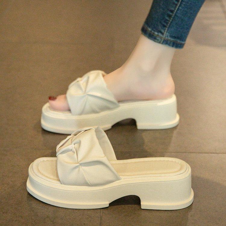 Premium Cool Slippers Women's Summer Outer Wear 2025 New Platform Casual Beach Sandals Fashion Explosion One-word Drag