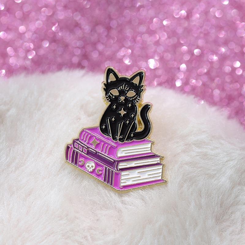 Trendy Dark Punk Magic Cat Cartoon Brooch Black Cat Paint Alloy Badge Cute Animal Fashion Accessory for Clothes and Bags чёрный