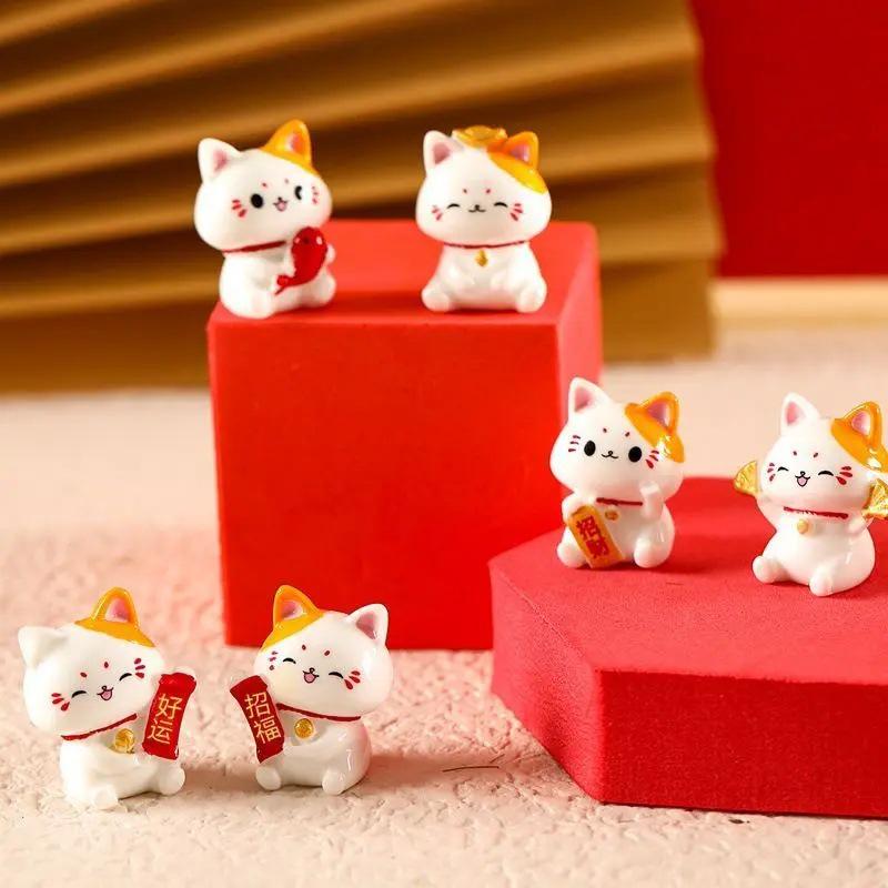 Micro Landscape Ornament: Cute Lucky Cat Resin Craft for Car Console - Free Shipping