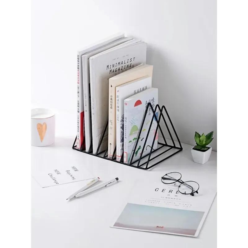 Nordisches Schmiedeeisen Kreatives Dreieck Bücherregal Eisen LP Schallplattenständer Dreieck Buch Zeitschriftenhalter Schreibtisch Schallplattenaufbewahrung Organizer