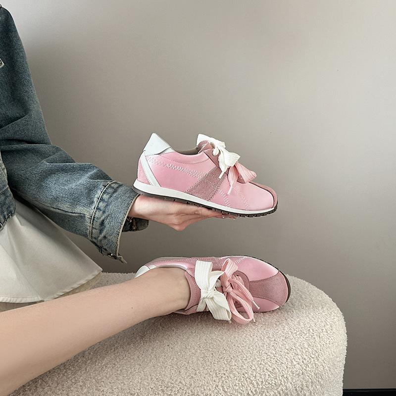 Grape mother has the same ballet style training shoes for women, and the new casual versatile leather large-size women's shoes 41-43