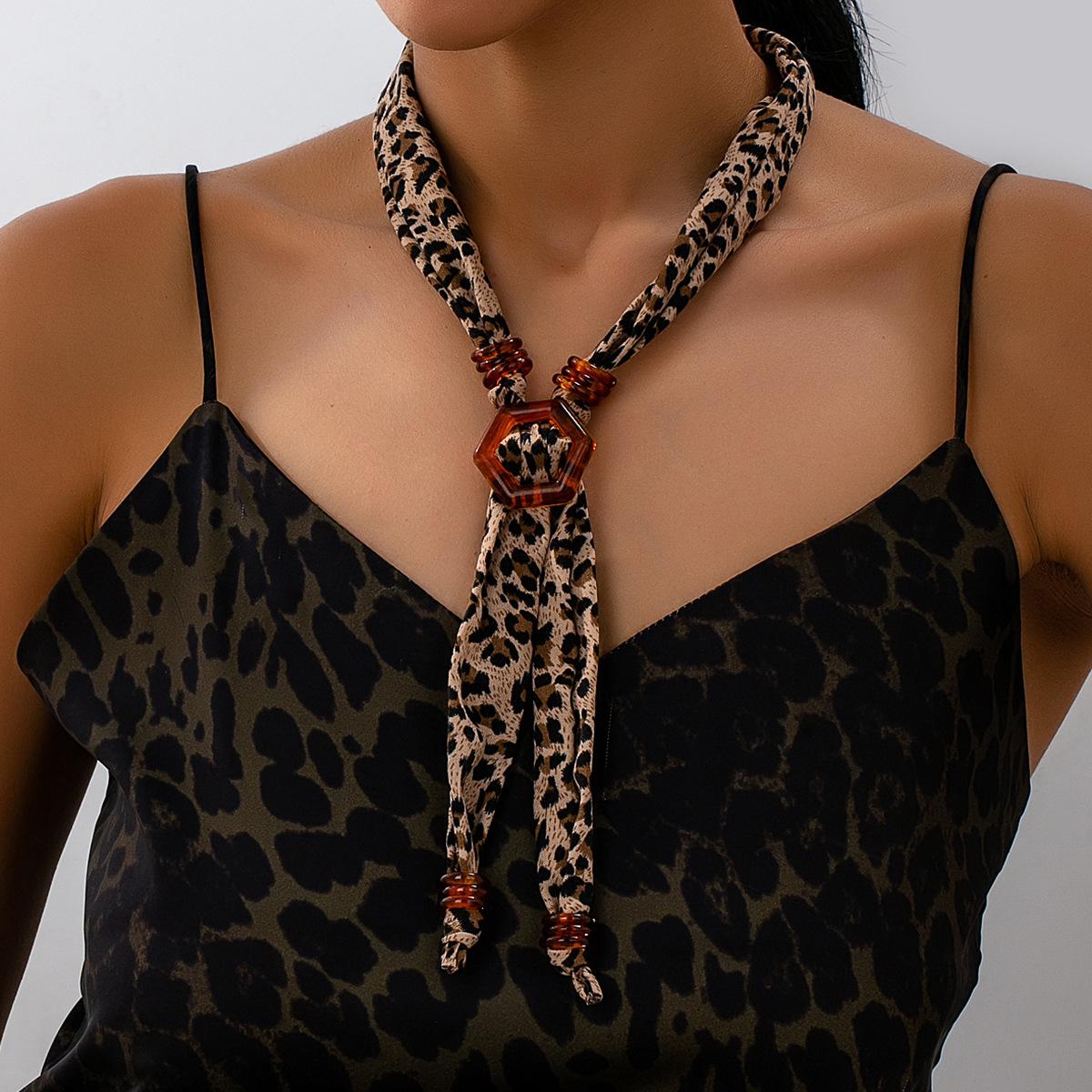 

Модное ожерелье для женских украшений