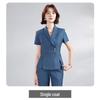 Ensemble jupe et veste à manches courtes gris - Uniforme professionnel pour réception d'hôtel, bureau, bijouterie