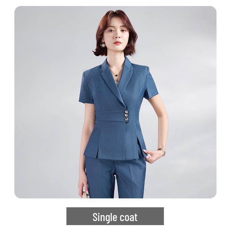 Ensemble jupe et veste à manches courtes gris - Uniforme professionnel pour réception d'hôtel, bureau, bijouterie