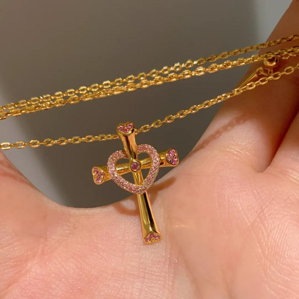

Designer Pink Heart Cross Pendant Necklace High Carbon Diamond Love and Redemption Collarbone Chain for Women