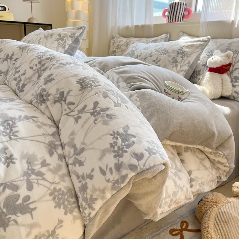 Class A Maternal And Infant Grade Thickened Warm Milk Fleece Four-Piece Set Coral Fleece Carved Fleece Quilt Cover Fleece Bed Sheet Mattress 3