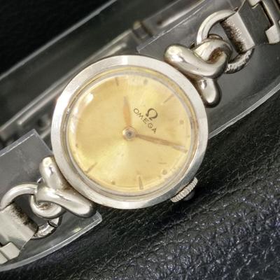Gebrauchte Omega Art Deco Schweizer Damenuhr mit 15 Steinen und Original-Zifferblatt a432232-2