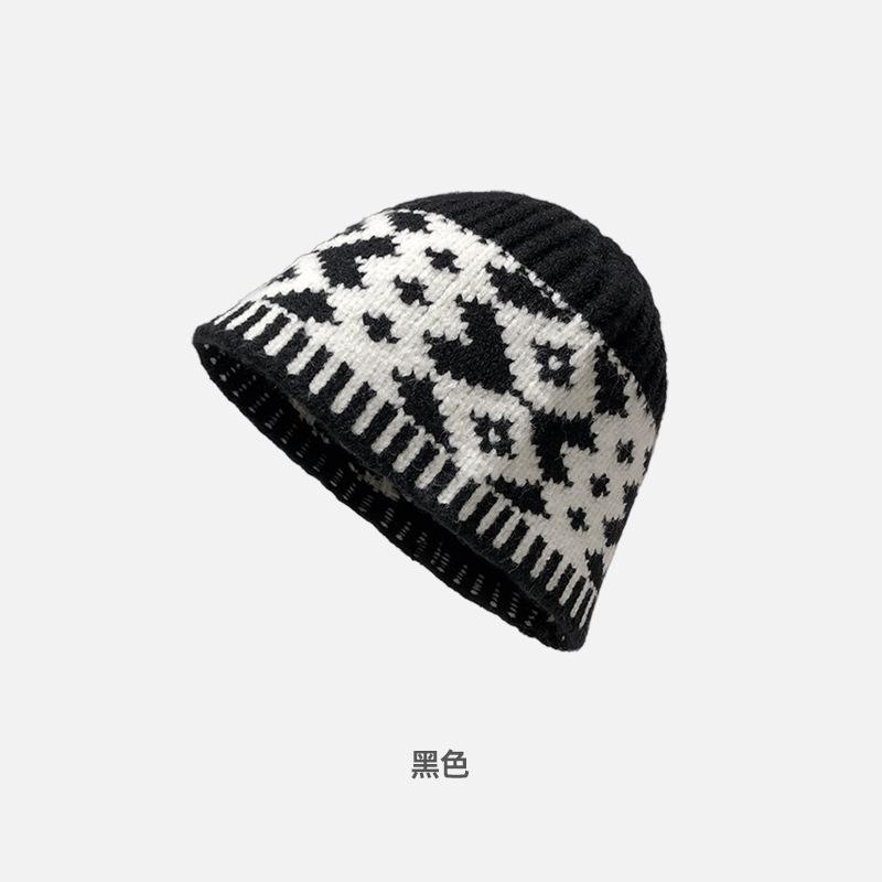 

Retro rhombus plaid wool hat women s autumn and winter niche design sense knitted hat warm and cold-proof bag head cold hat M（56-58cm） чёрный