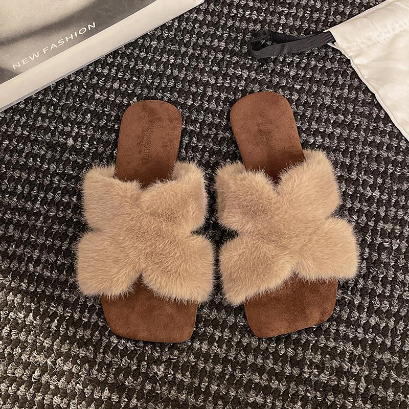 Retro Beige Square Head Fluffy Shoes for Women's Outer Wear 2025 Autumn New Plush Lazy Shoes Crossed with Cotton Slippers