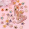 30 Stück 8mm 3D Mini Blume Nail Art Charms, Goldene Kante Blumendekoration Nagelzubehör für Frühling & Sommer DIY Maniküre Zubehör