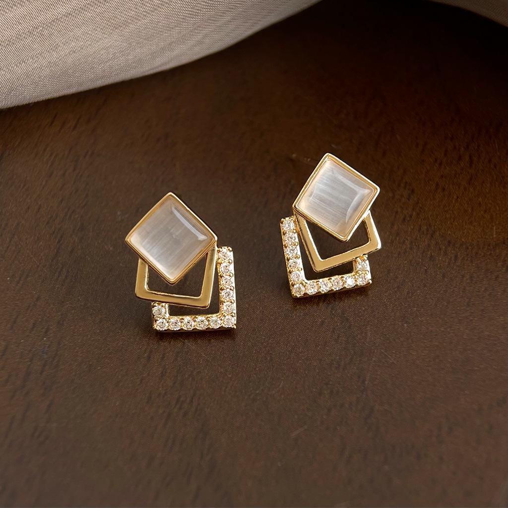 Geometric Glass Cat s Eye Zircon Stud Earrings, High-End 925 Silver Needle, Versatile Ins Style.