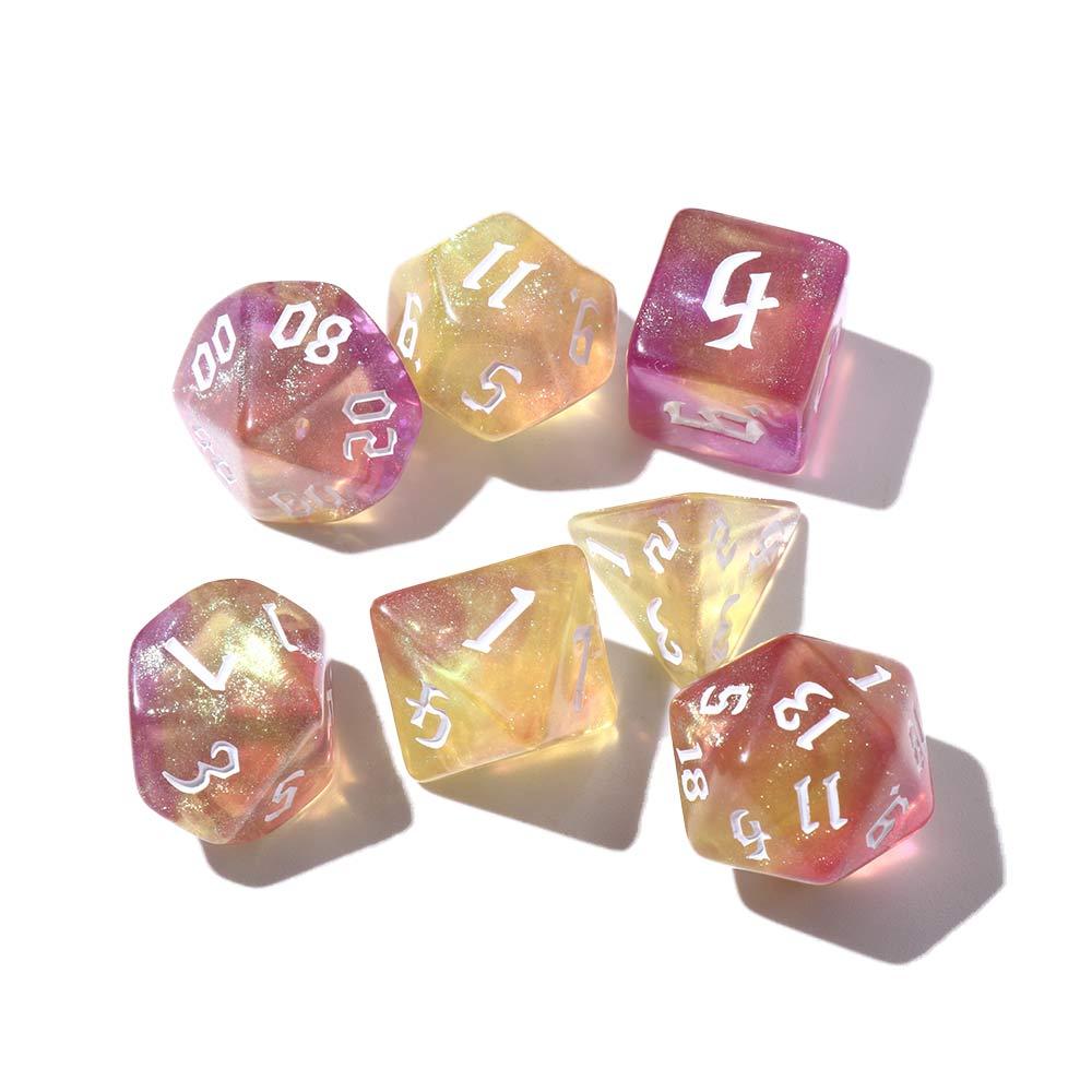 Brettspiele Irisierendes Glitzer Polyedrische Würfel Geschnitztes Muster Würfelset 7-Würfel Zweifarbige Würfel Set