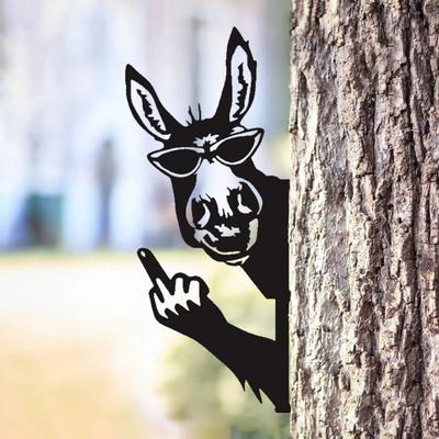 Peeping Animal Metal Sign Middle Finger Squirrel Sign Rustic Flipping-Off Rooster Donkey Yard Art Decor Animal Ornament for Corner Tree Fence Outdoor