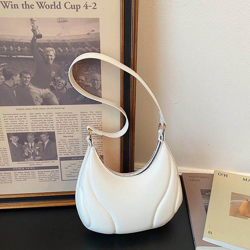 French Style Underarm Bag, Fashionable Shoulder Bag, Versatile and Trendy Business Casual Crossbody Bag