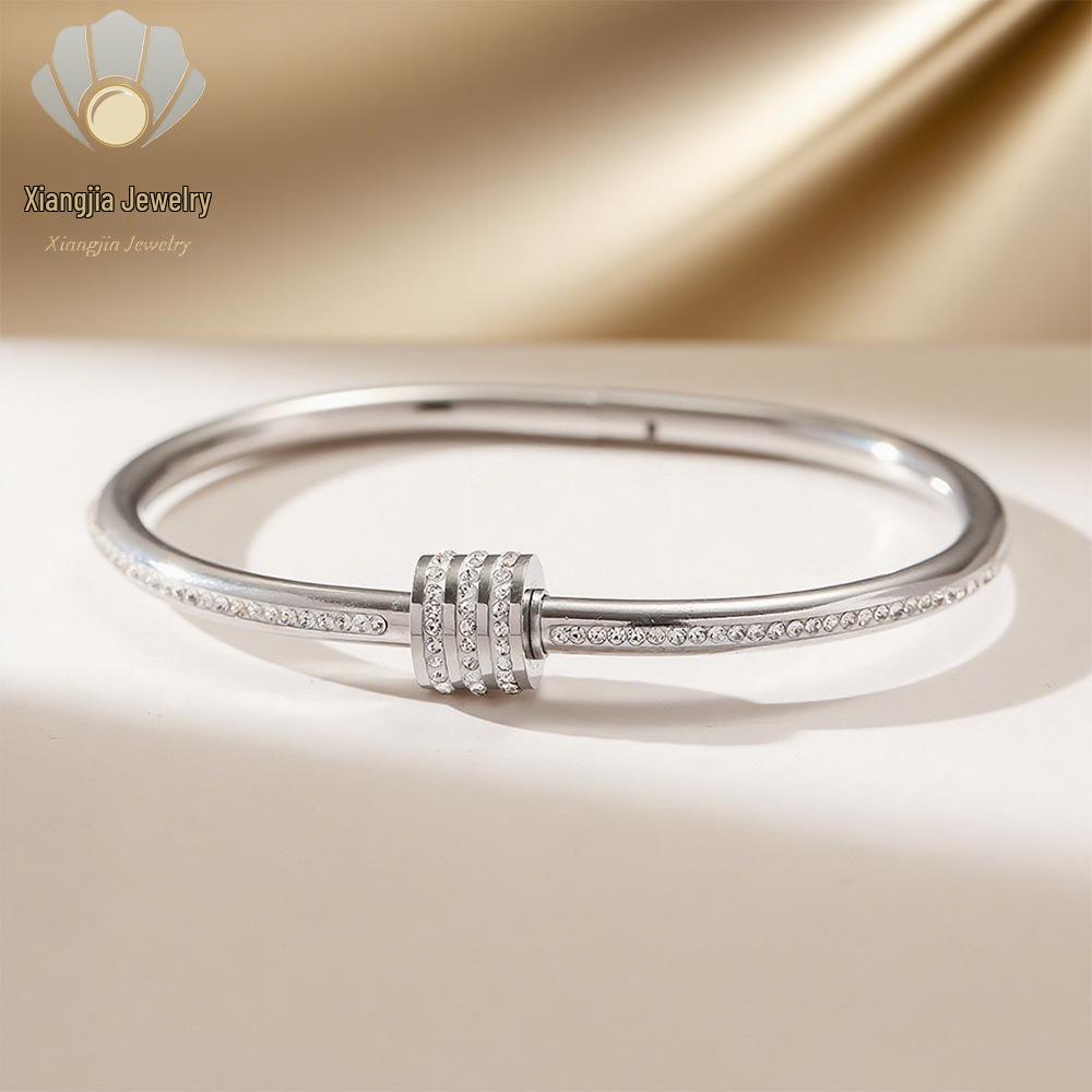 18k Gold Diamond-Studded Titanium Bracelet - Elegant Skylight Star Design