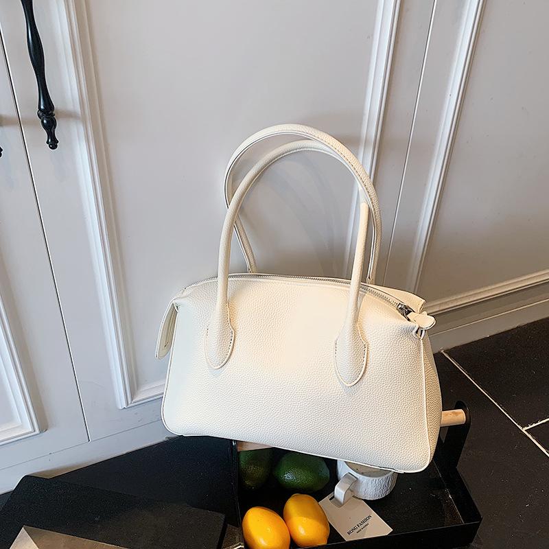 Retro Large-capacity Casual Senior Sense of Modeling Soft and Durable Fashion Exquisite New Light Luxury Commuter Slanting Cross Shoulder Handbag