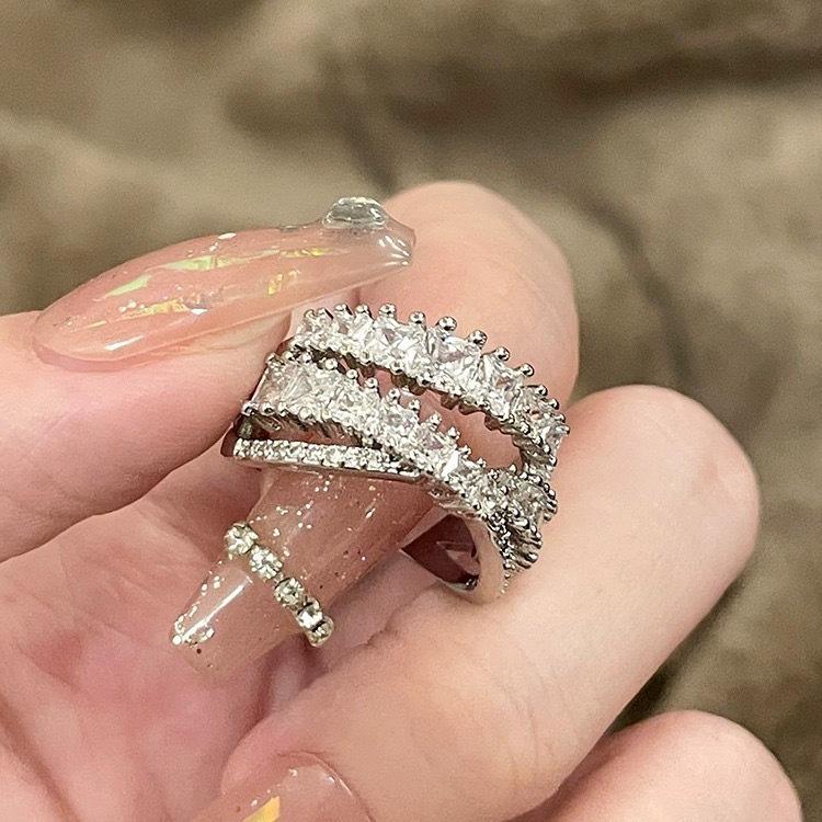 Funkelnder Zirkonia Geometrischer Damenmode Ring - Trendiger Mehrschichtiger Offener Bandring für den Zeigefinger