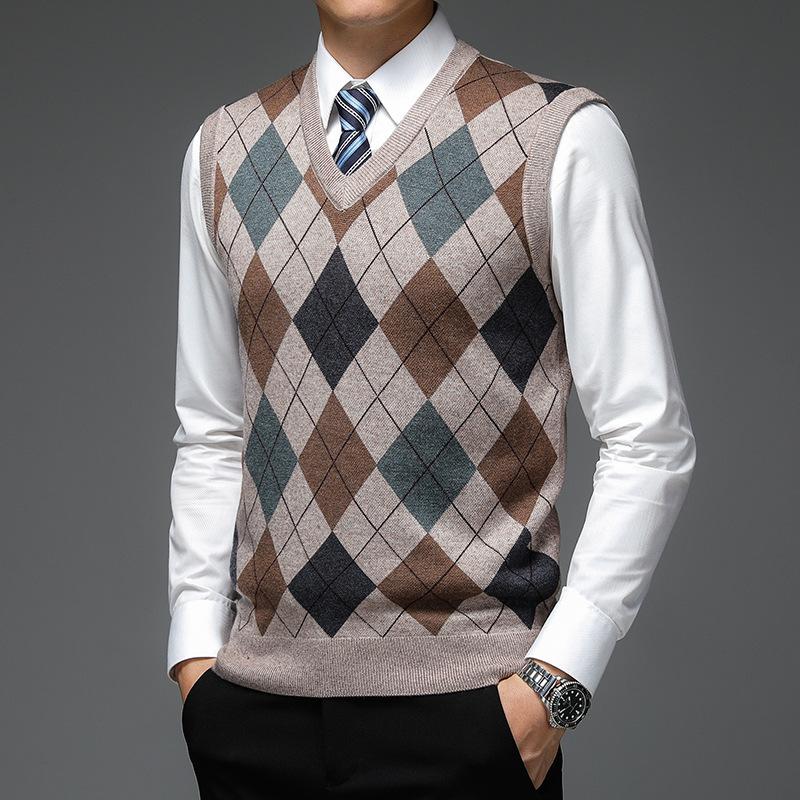 Spring and Autum Fashion Designer Brand Pullover Diamond Sweater V Neck Knit Vest Men Wool Sleeveless Casual Men Clothing