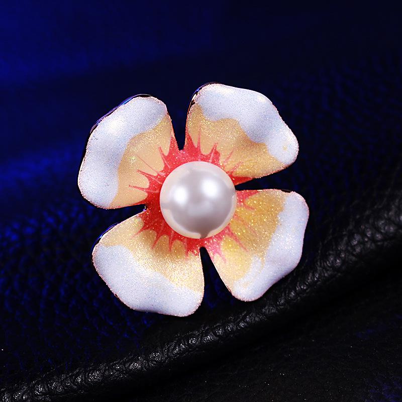 Stylish Korean White Flower Enamel Clover Brooch Pin Accessories