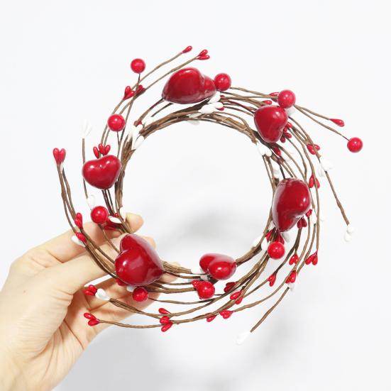 Pierścień na świecę w kształcie serca z jagodami Sztuczny wieniec z czerwonych jagód Uchwyt na świecę Girlanda Walentynki Dzień Matki Święto Impreza Dekoracja stołu