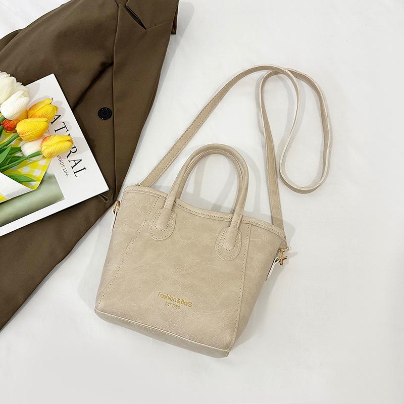 Premium Sense Versatile Portable Bucket Bag New Trendy Texture Casual Shoulder Messenger Bag Niche Design Women's Bag