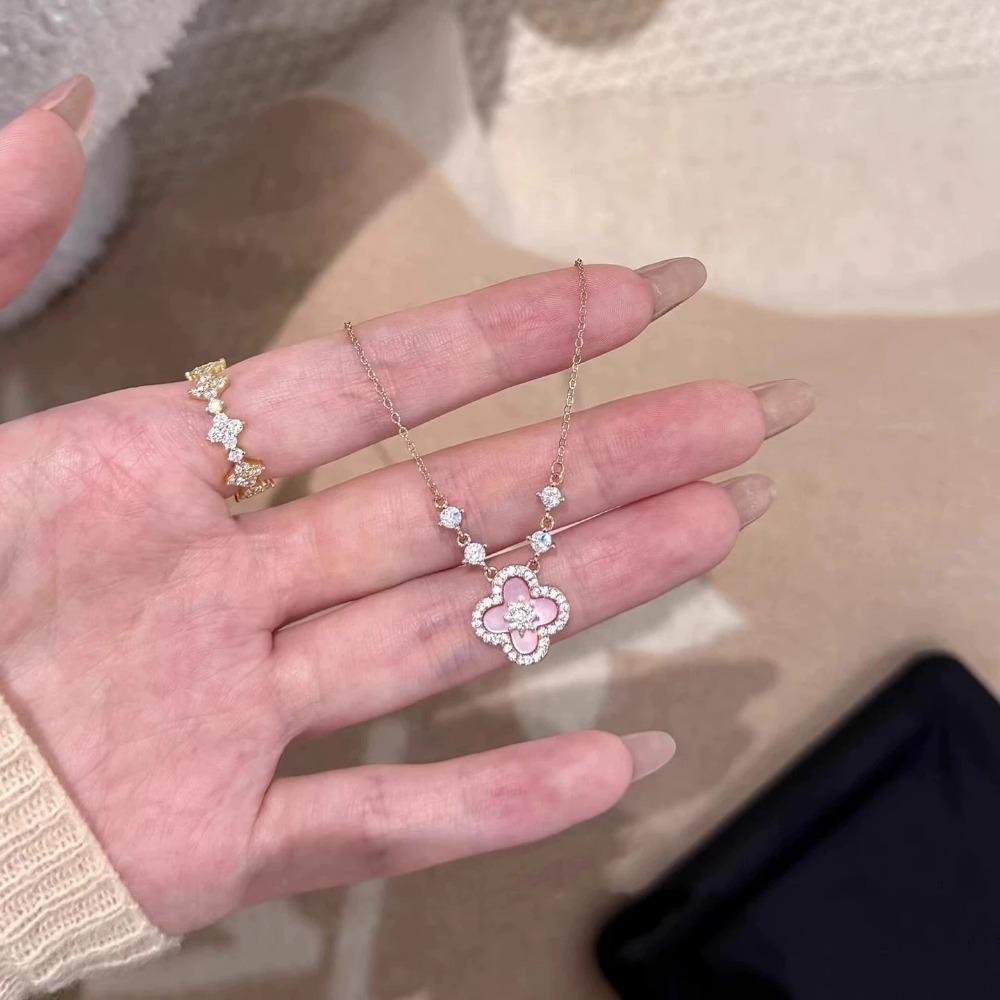 Cherry Blossom Pink Four-leaf Clover Necklace for Women Elegant and Sophisticated Collarbone Chain
