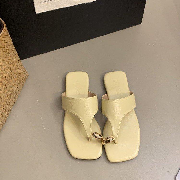 Korean version of fashion soft bottom soft surface flat bottom flip-flops slippers women's summer wear silver sandals women's shoes Roman shoes