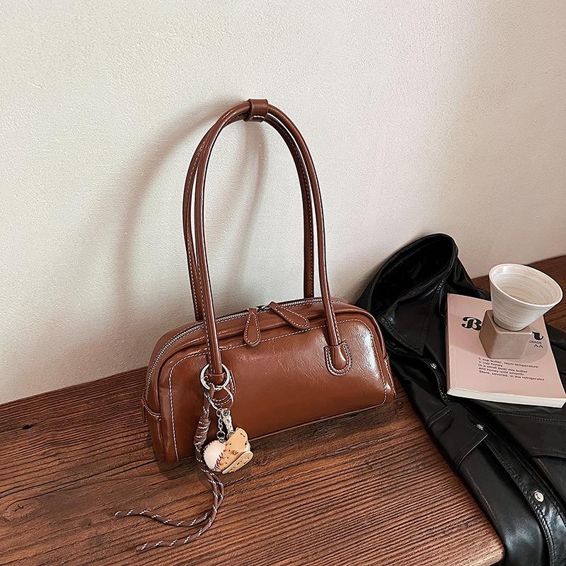 Retro Versatile Underarm Baguette Bag Women's Autumn and Winter Advanced Texture Light Luxury Niche Portable Shoulder Bag