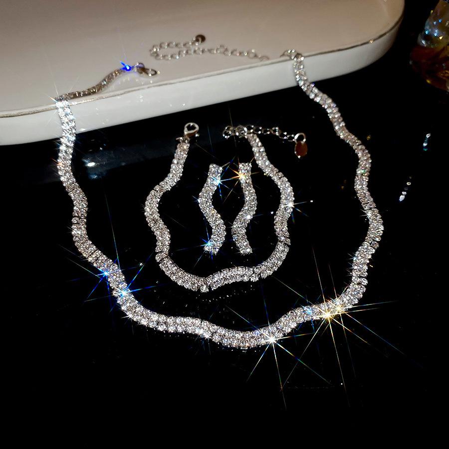 

Корейские серьги-подвески в виде капель воды со стразами и набор цепочки для ключиц: Универсальные, Роскошные Украшения