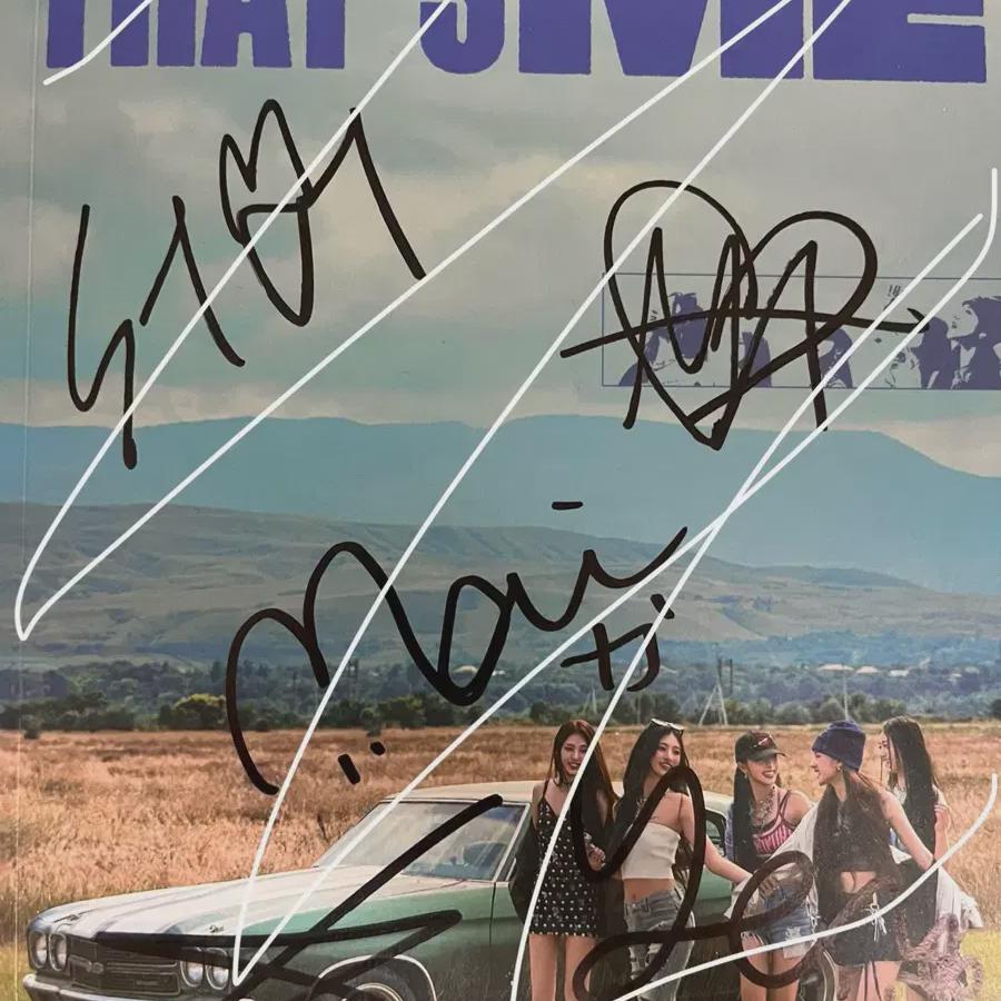 

Автографированный альбом 5 человек из Bimae Oddyouth Ode Youth