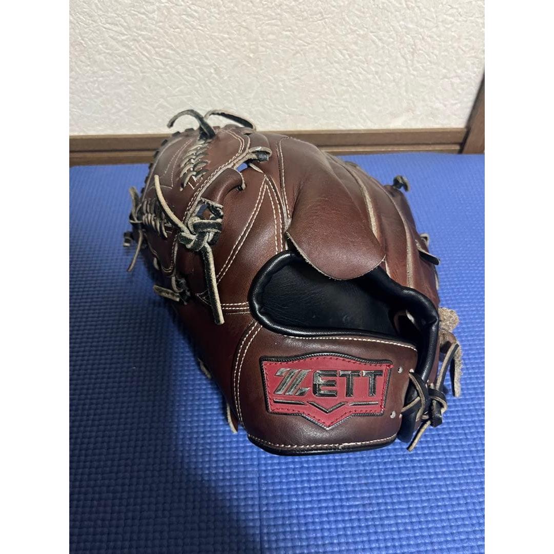 Used ZETT brown hard gloves