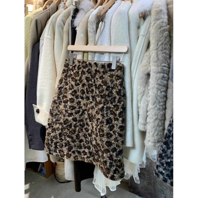 Thirteen Rows Women s Retro Leopard Print Woolen Half Skirt – Winter Plush Lambswool Thickened Short Skirt. Small кофейный
