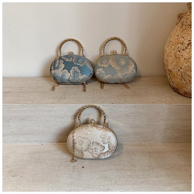 2025 New Heart-Shaped Embroidered Chain Evening Bag - Mini Crossbody & Versatile Cheongsam Handbag for Women