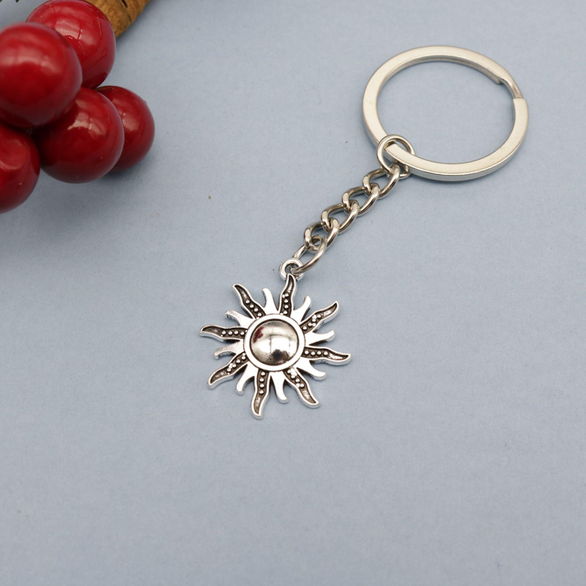 Xiyin Simple Sun Keychain Pendant
